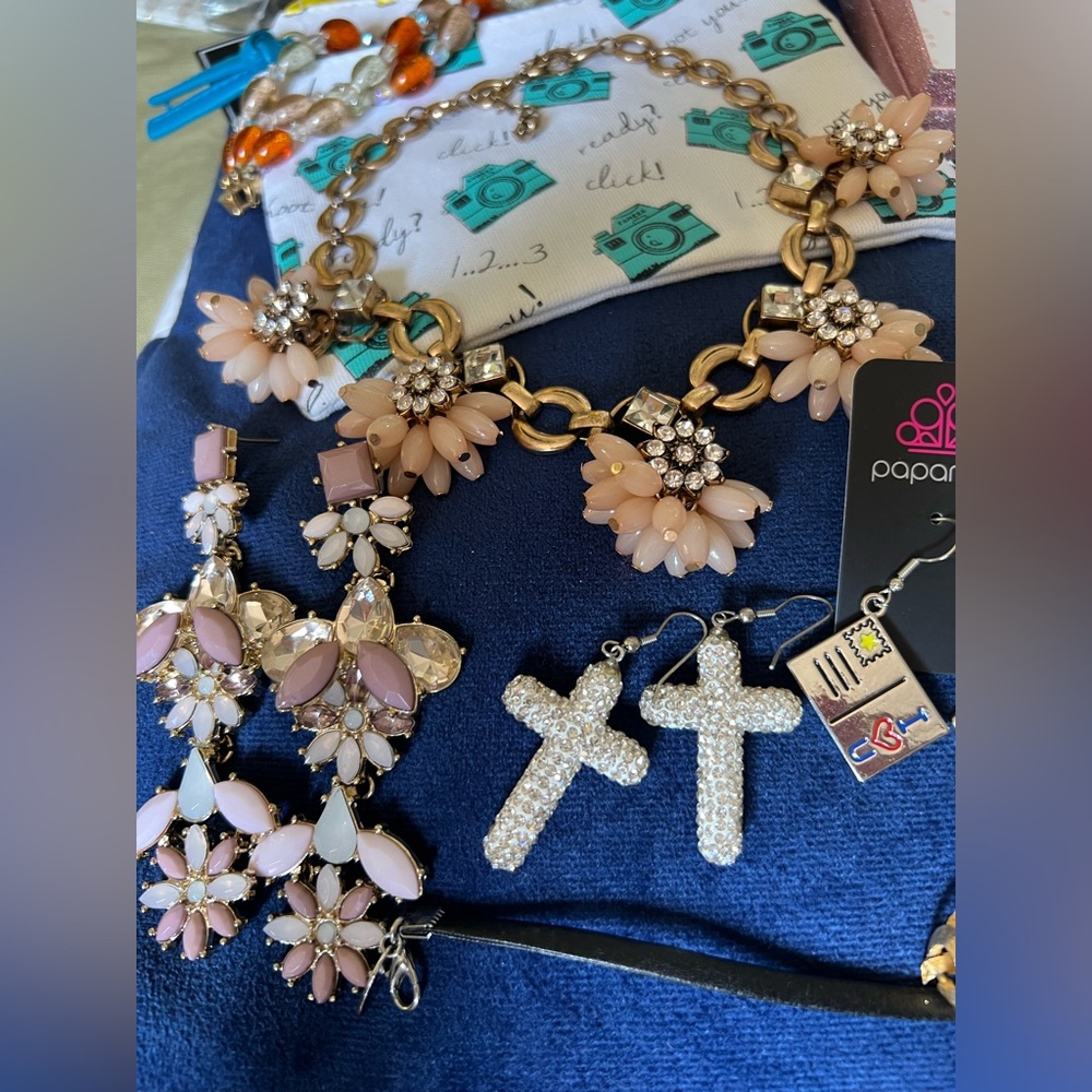 Accessory Bundle - Picture 10 of 15